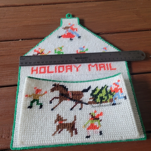 Handmade Plastic Canvas Holiday Mail Holder Vintage - Picture 3 of 5